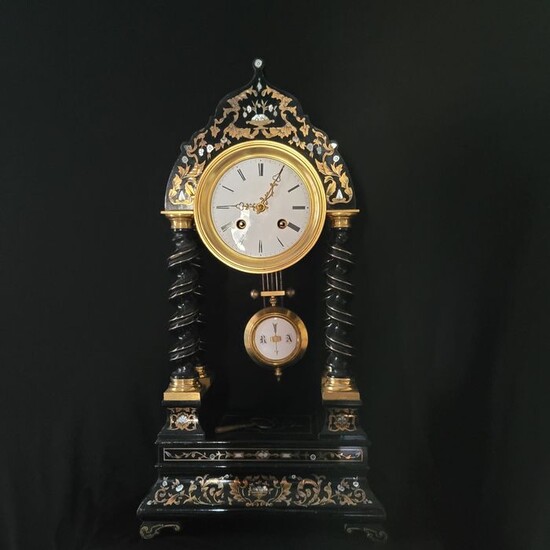 Mantel clock - Gilt bronze, Wood - circa 1860