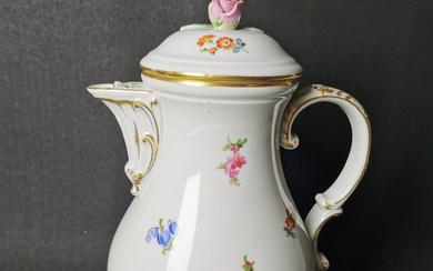 Meissen - Coffee pot - in vintage porcelain Scattered flower hand painted H27cm