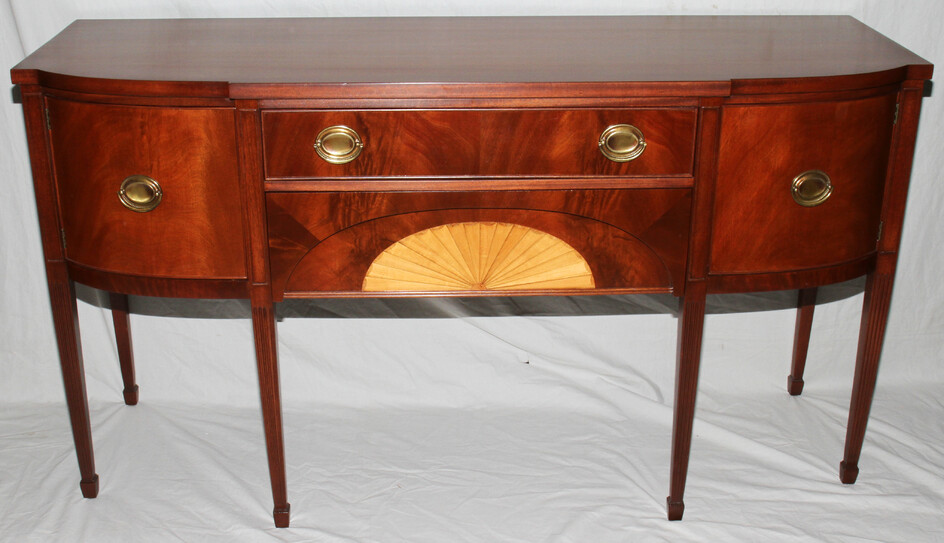 NEW YORK HEPPLEWHITE STYLE MAHOGANY SIDEBOARD WITH SATINWOOD INLAY, C. 1920, H 37", L 68", D 24"