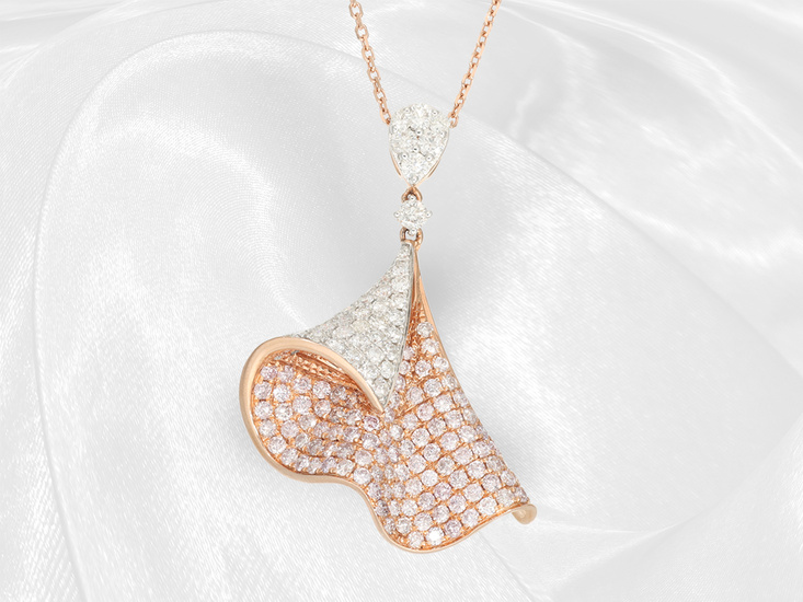 Necklace/pendant: modern brilliant-cut diamond necklace with fancy pendant with pink brilliant-cut diamonds, ca. 1.5ct, like new