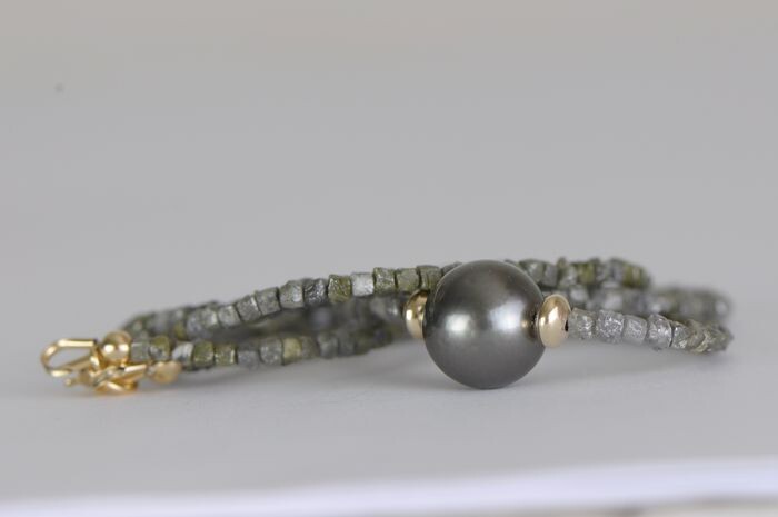 No Reserve Price - 14 kt. Yellow gold - Necklace - Tahitian pearl 10.1 mm and rough diamonds