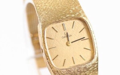 OMEGA, Ladies' watch in gold (750). L: 15 cm, Gross weight: 47.1 gr (accident during movement, does not work)