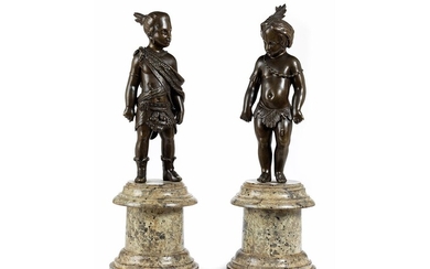 Paar museale Bronzefiguren des ausgehenden 18. Jahrhunderts, KNABE UND MÄDCHEN IM NATURKOSTÜM INDIANISCHER UREINWOHNER