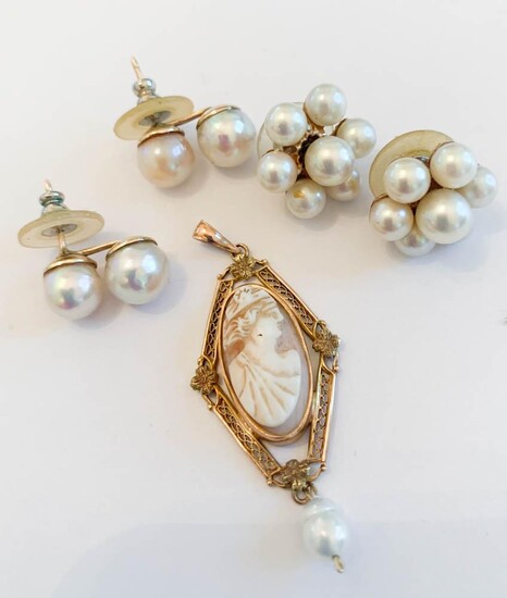 Pearl Earrings, RM6A