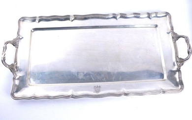 Rectangular silver tray with moving edges, net model.