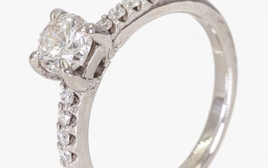 Ring White gold, 0.80 ct Diamonds - 0.55 ct center diamond - IGI certified Diamond (Natural)
