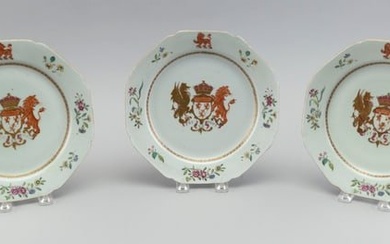 SET OF THREE CHINESE EXPORT ARMORIAL PORCELAIN PLATES 19th Century Diameters 9".