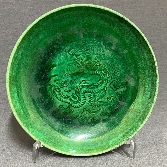 Saucer - Porcelain - Chinese - Crackled green glazed - Imperial dragon amidst fire clouds - China - First half 20th century