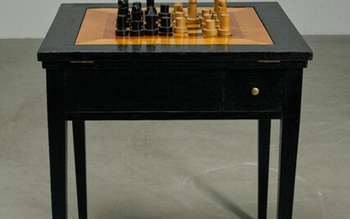 A chess set, designed in c. 1900/1920