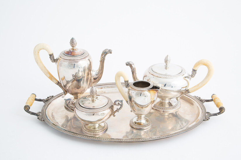 Silver tea and coffee set, gr. 3280 ca.