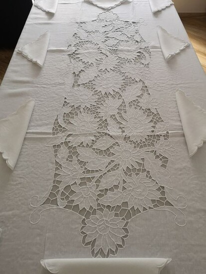 Spectacular !! pure linen tablecloth x 12 with hand embroidery - 175 x 270 cm - Linen - 21st century