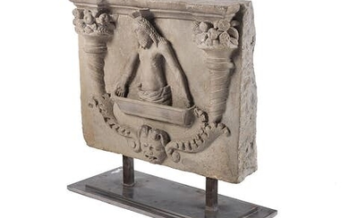 Steinrelief mit Darstellung Christi, aus dem Sarkophag sich erhebend