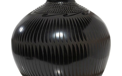 Thomas Ozuna (Mata Ortiz, 20th century) Blackware Pottery Jar