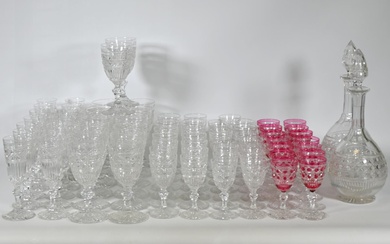 Val Saint Lambert (?), XXe, important service de verres en cristal taillé, comprenant : (x14)...