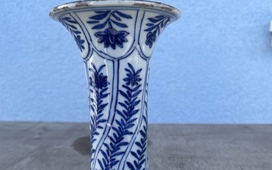 Vase - Porcelain - China - Kangxi (1662-1722) (No Reserve Price)