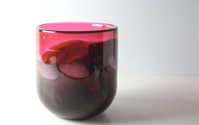 Vintage Steven Main Studio Art Glass Vase cranberry purple, dated 1990 Signed