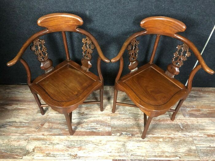 pair of Chinese armchairs in exotic wood, called "horseshoe armchairs" - Wood - Mid 20th century