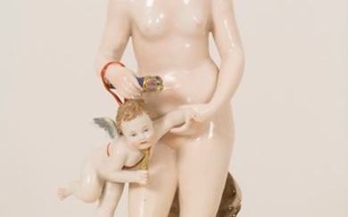 Figurengruppe 'Venus mit zwei Amoretten' / A figural...