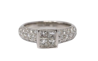 18Kt White Gold Diamond Ring.