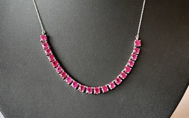 18ct White Gold & Pink Sapphire Necklace, 11.4g