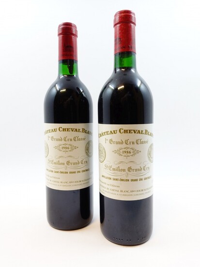 2 bouteilles CHÂTEAU CHEVAL BLANC 1986 1er GCC (A) Saint Emilion (base goulot