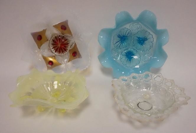 4 PIECES VICTORIAN OPALESCENT GLASS