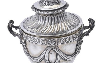 An Edwardian silver cup and cover by the Goldsmiths & Silversmiths Co. Ltd
