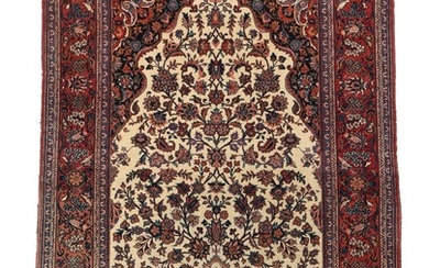 A Persian Keshan rug, classic niche design on light base. 20th century. 206×132 cm.