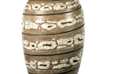 REN BUTHAUD (1886-1986) Vase ovode en faence, dcor spiral maill...