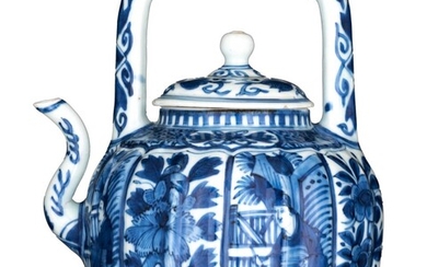 A Chinese blue and white Kraak wine pot, Total H 21 cm