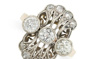 A DIAMOND DRESS RING, CIRCA 1940 in yellow gold and