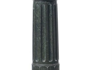 A GREEN MARBLE PEDESTAL, LATE 19TH CENTURY