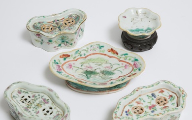 A Group of Five Famille Rose Porcelain Wares, Late Qing Dynasty
