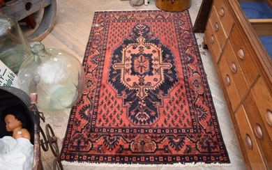 A HAND-KNOTTED PERSIAN MIR SERABAND RUG. 100% WOOL. SOLID & DENSE PILE. IN EXCELLENT CONDITION WITH DEEP VIBRANT COLOURS. VILLAGE WE...