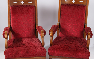 A PAIR OF LATE VICTORIAN GOLDEN OAK ARMCHAIRS (2).
