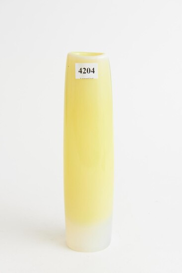 A RETRO CITRUS YELLOW OPALESCENT CASED GLASS VASE H.23CM, LEONARD JOEL LOCAL DELIVERY SIZE: SMALL