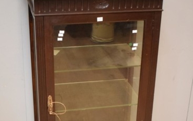 A TIMBER AND GLASS DISPLAY CABINET (KEY IN OFFICE) (135H X 70W X 40D CM)