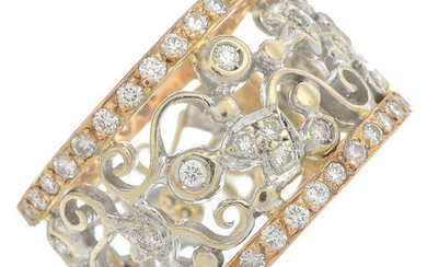 A brilliant-cut diamond bi-colour band ring.