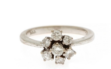 A diamond cluster ring set with seven brilliant-cut diamonds, mounted in 14k white gold. Size 56.5.