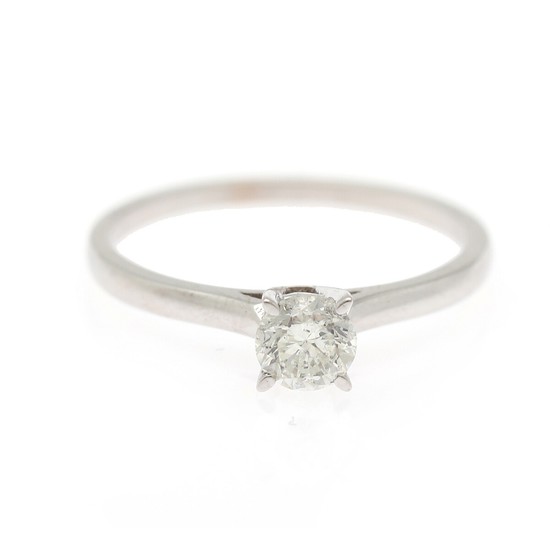 A diamond solitaire ring set with a brilliant-cut diamond weighing app. 0.55 ct., mounted in 18k white gold. Size 56.