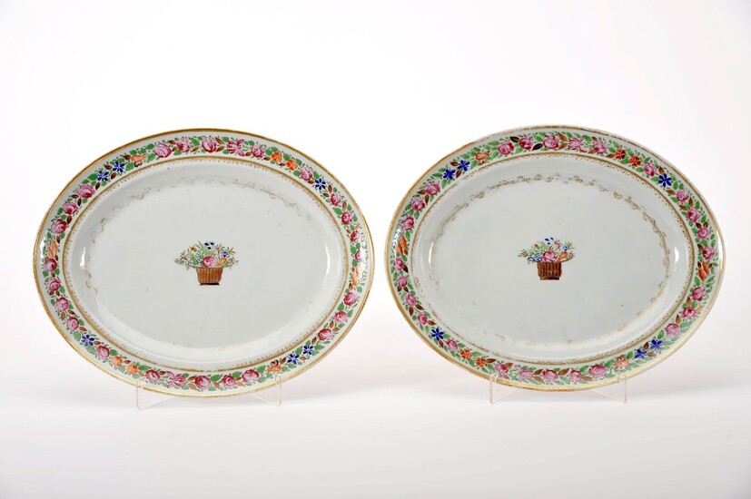 A pair of oval plates