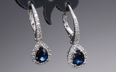 A pair of sapphire and diamond earrings in 18 kt. white gold (2)