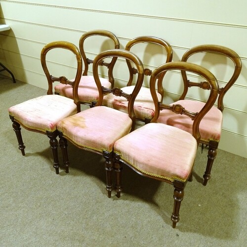 A set of 6 Victorian rosewood balloon-back dining chairs