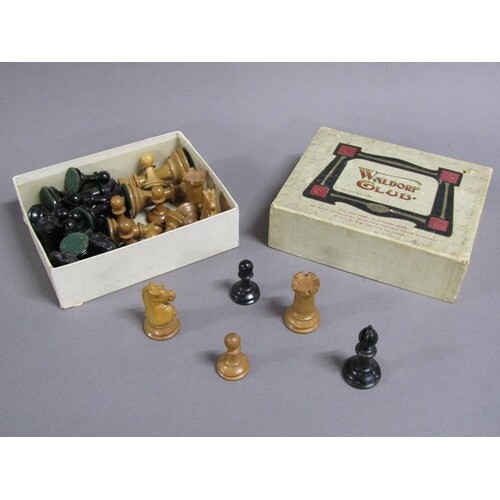A set of box wood Staunton chess pieces, king 8cm h. (some s...