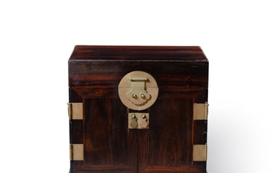 A zitan portable chest 'guanpixiang' Qing dynasty | 清 紫檀官皮箱
