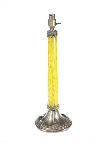 AN ART NOUVEAU METAL-MOUNTED GLASS TABLE LAMP, CIRCA