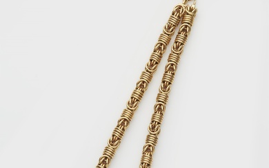 An Italian 18k gold chain necklace.