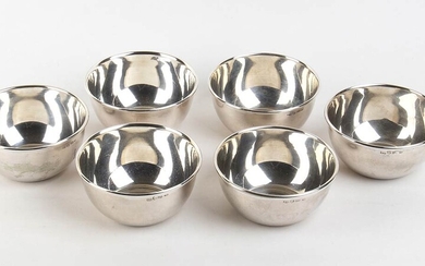 An Italian 800/1000 silver set of 6 bowls -...