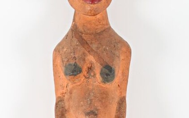 Ancienne statuette présentant une jeune femme... - Lot 256 - Vasari Auction