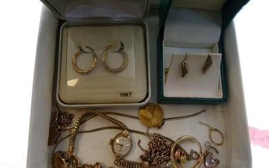 Assorted gold and yellow metal jewellery to include; curb-link...